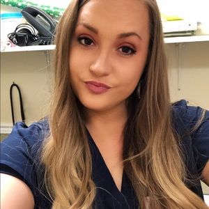 Meet your Posher, Courtney